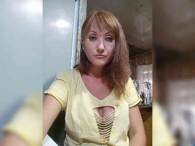 8BESTGirl8 webcam