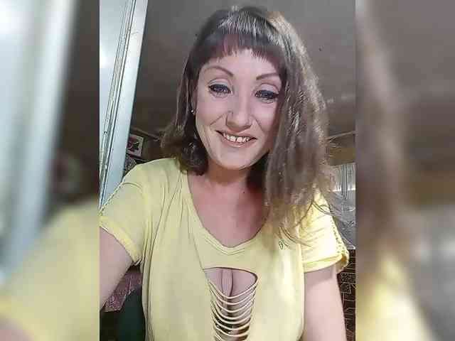 YouGirlXXX Live Webcam on BongaCams