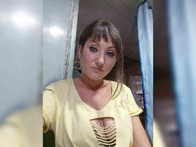 8BESTGirl8 webcam