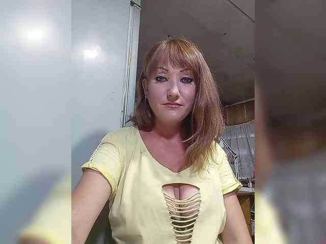8BESTGirl8 webcam