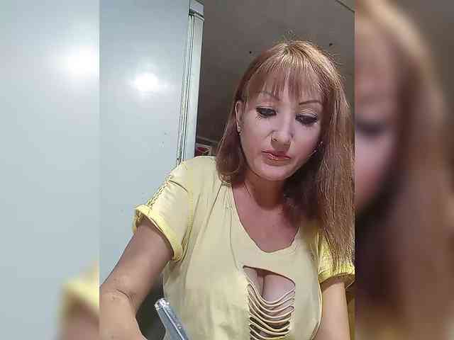 8BESTGirl8 webcam