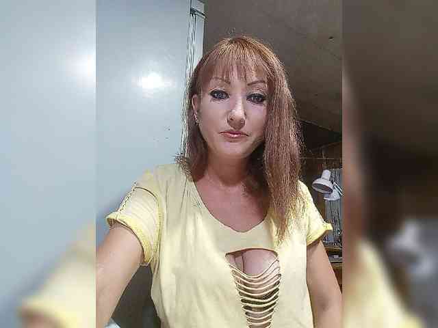 8BESTGirl8 webcam