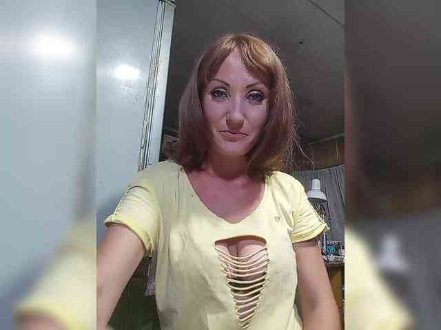 8BESTGirl8 webcam