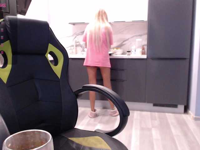 blondalina live cam on BongaCams