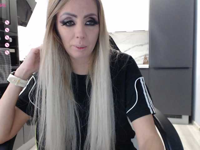 blondalina live cam preview
