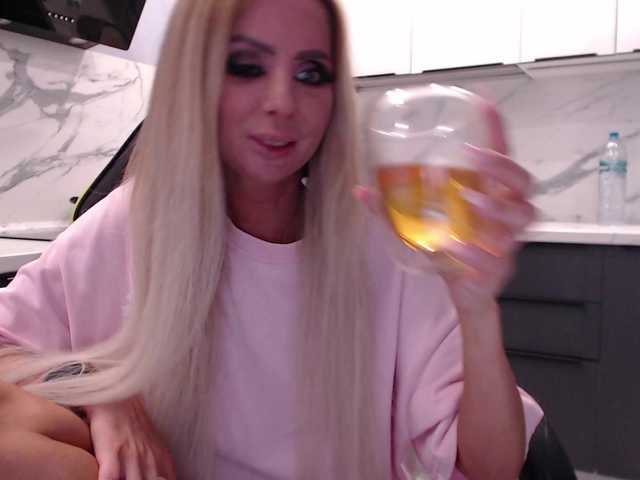 blondalina live webcam show