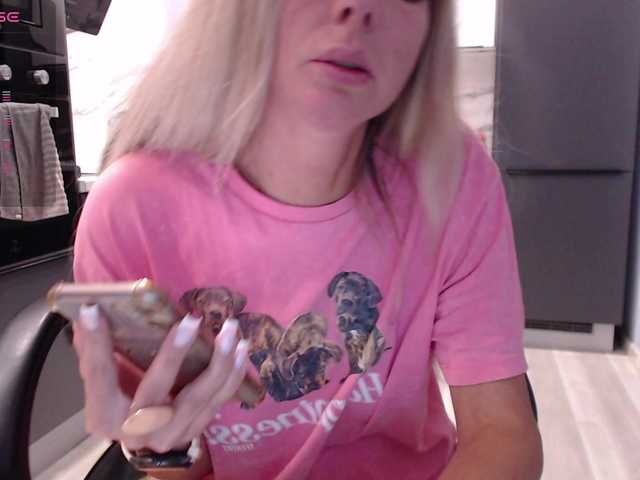 blondalina live cam on BongaCams