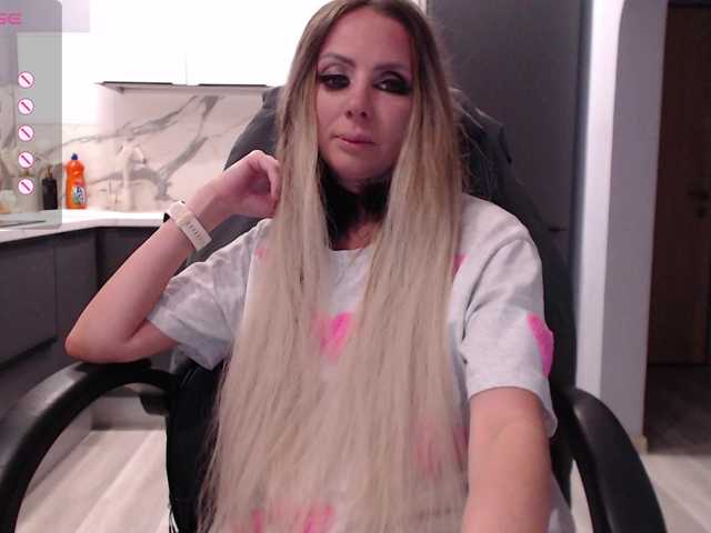 blondalina live cam