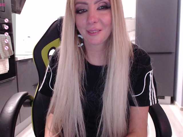 blondalina live cam on BongaCams