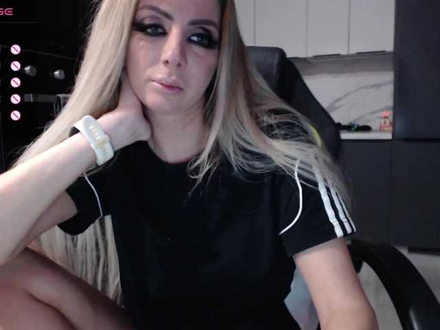 blondalina live cam preview