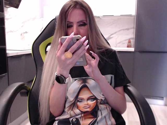  blondalina chat room