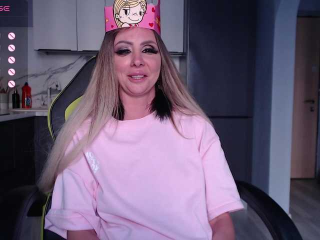 blondalina live cam on BongaCams
