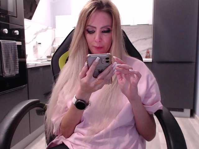 blondalina live cam preview