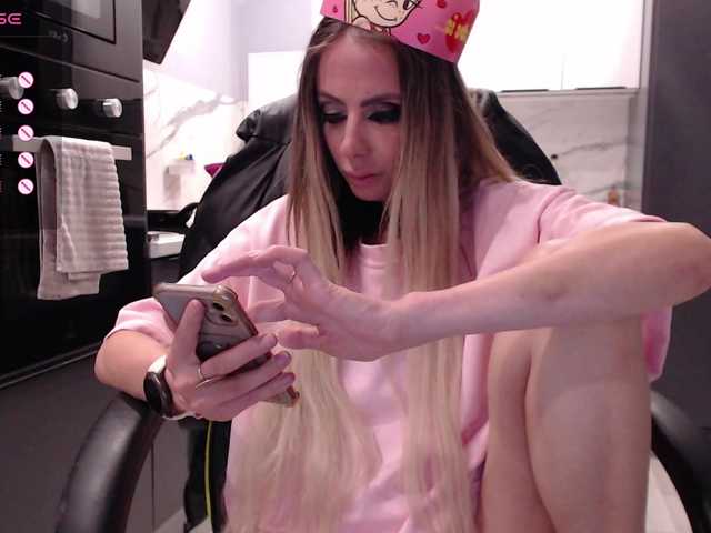 blondalina live cam on BongaCams