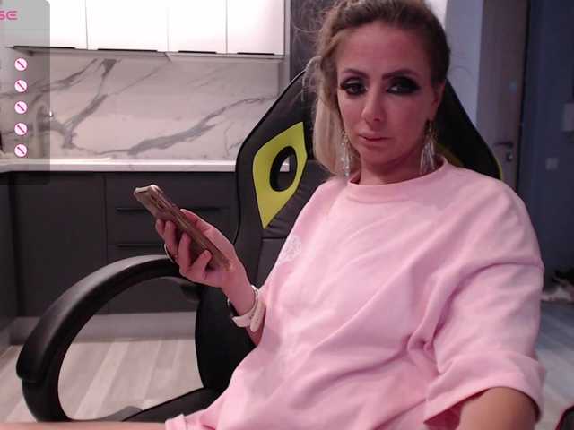 blondalina cam belle