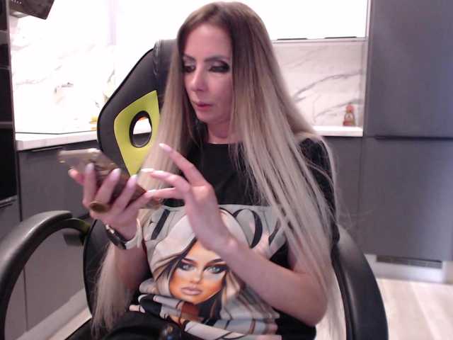  blondalina chat room