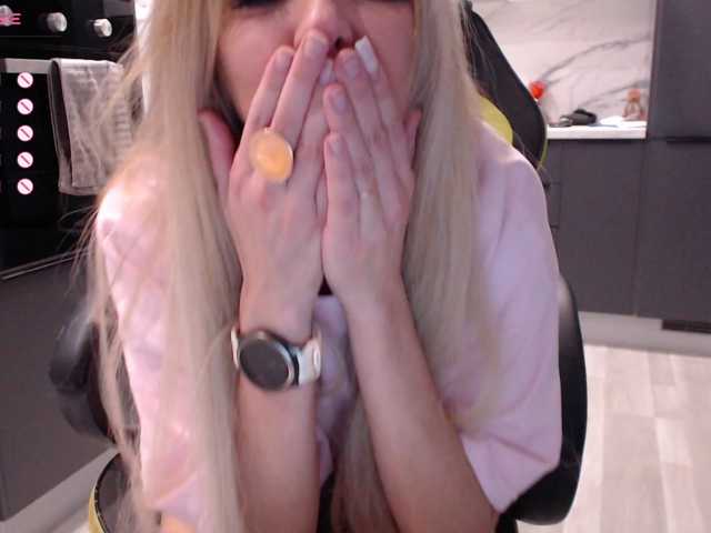 blondalina live cam on BongaCams