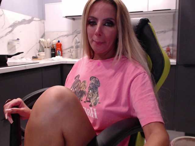 blondalina live cam on BongaCams