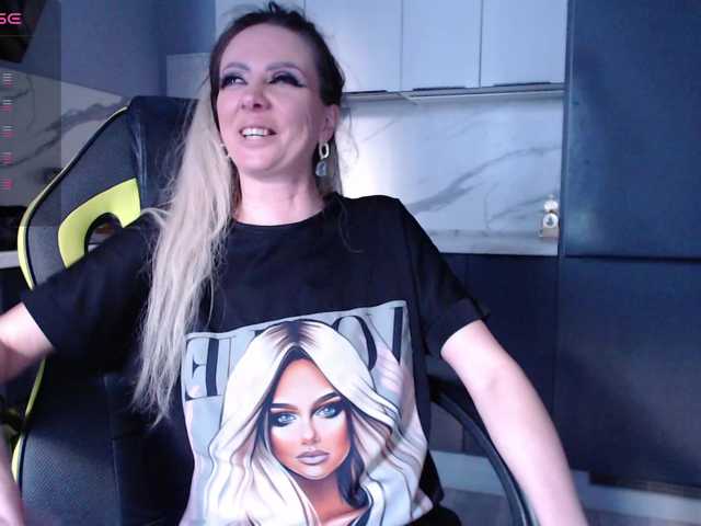  blondalina chat room