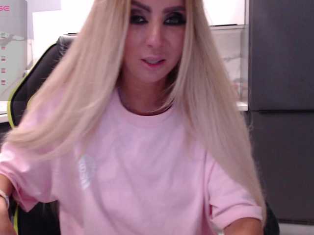 blondalina live on BongaCams
