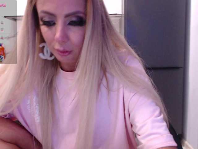 blondalina live cam on BongaCams