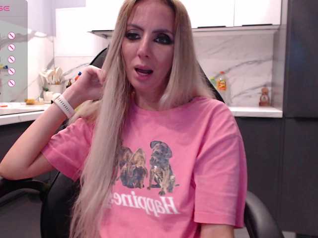 blondalina live cam on BongaCams