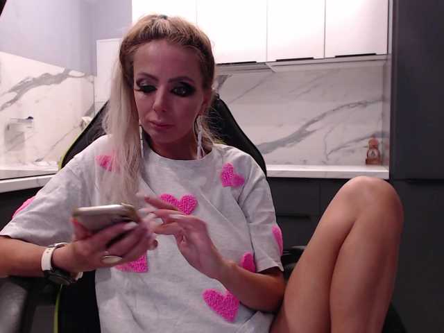 blondalina live webcam show