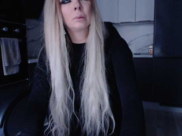 blondalina live cam preview
