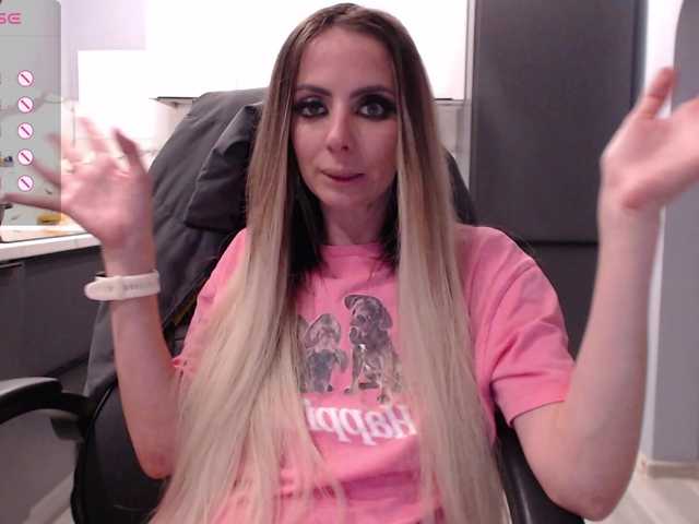 blondalina live cam on BongaCams