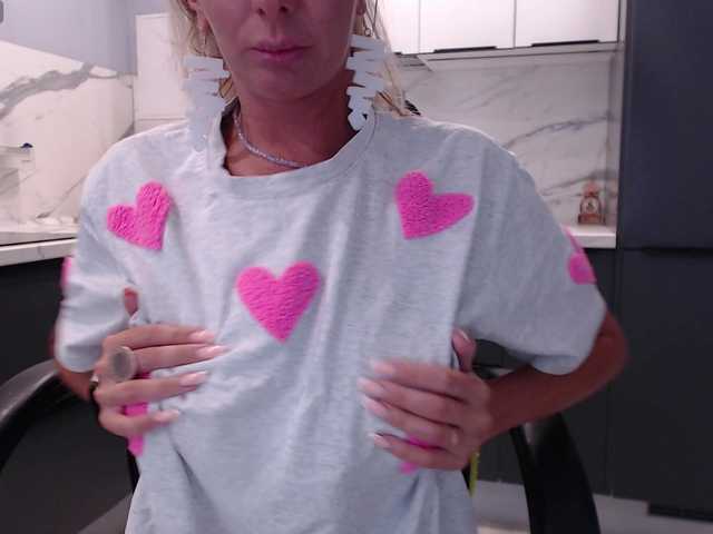 blondalina live webcam show