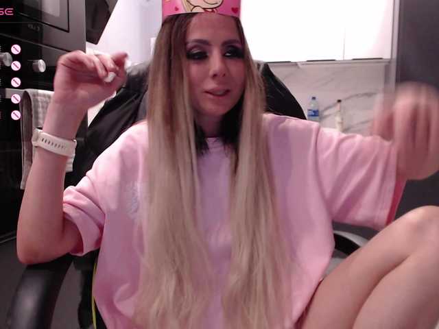 blondalina live cam on BongaCams