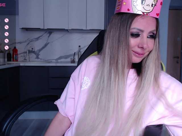 blondalina webcam