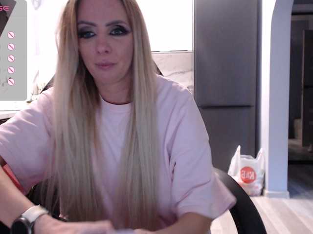Blondalina live cam