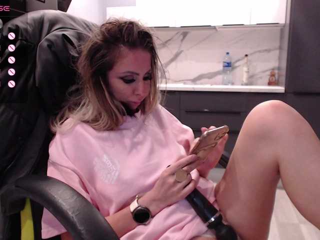 blondalina live cam on BongaCams