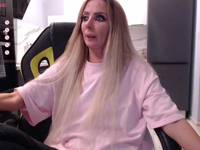 blondalina live cam preview