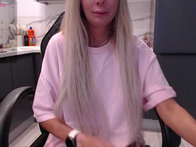 blondalina live cam on BongaCams