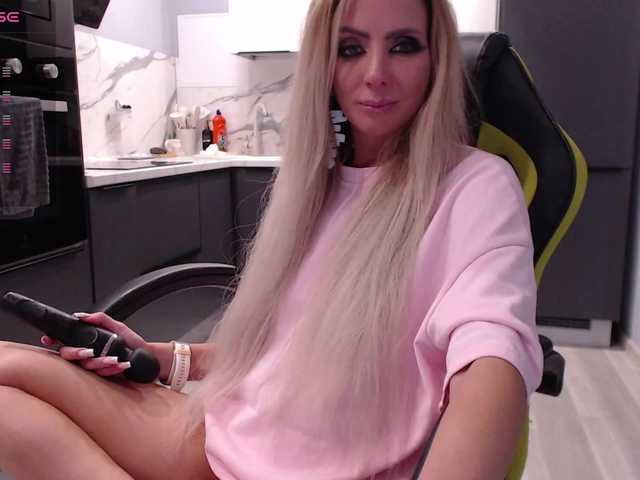 blondalina live cam preview