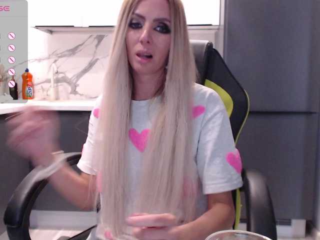 blondalina live cam on BongaCams