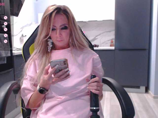 blondalina live cam preview