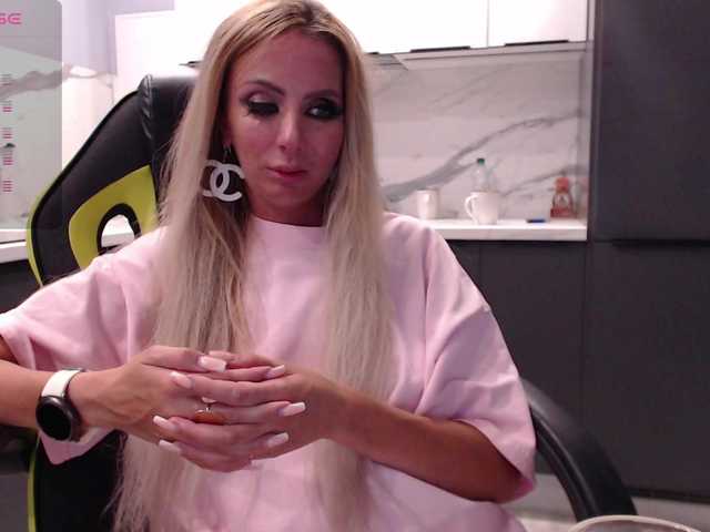 blondalina live webcam show