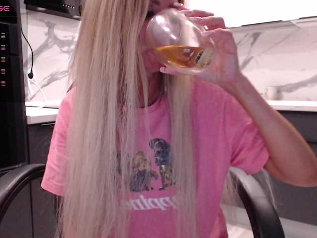blondalina live webcam show