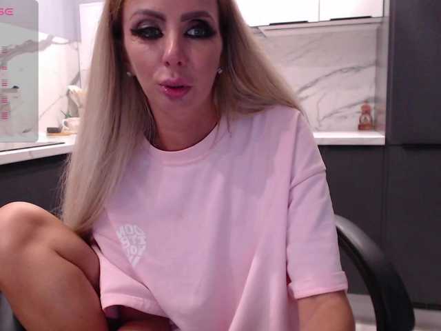 blondalina live cam on BongaCams