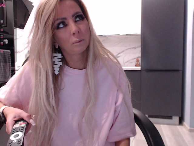 blondalina live cam preview