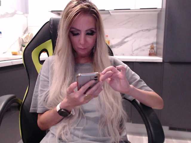 blondalina live sex show