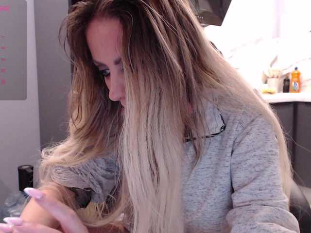  blondalina chat room