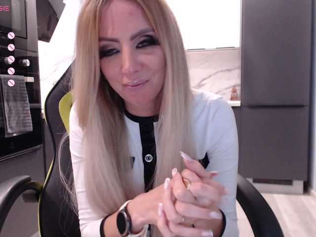 blondalina live cam preview