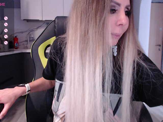blondalina live sex show