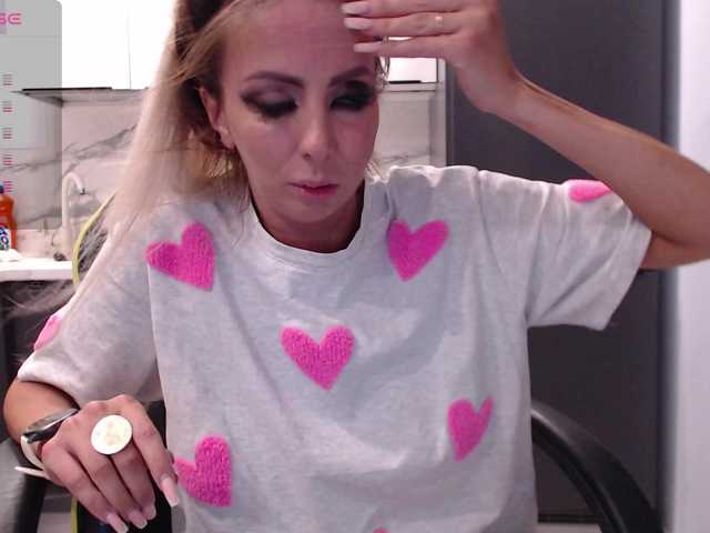 blondalina live cam on BongaCams