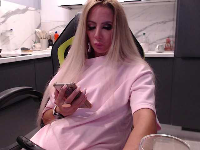 blondalina live webcam show