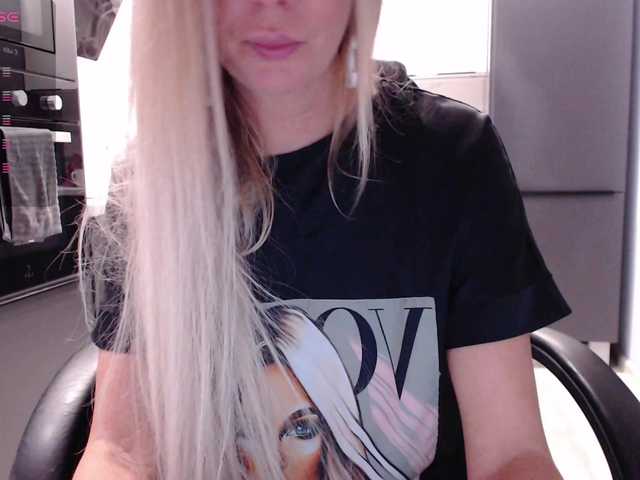 blondalina live cam preview